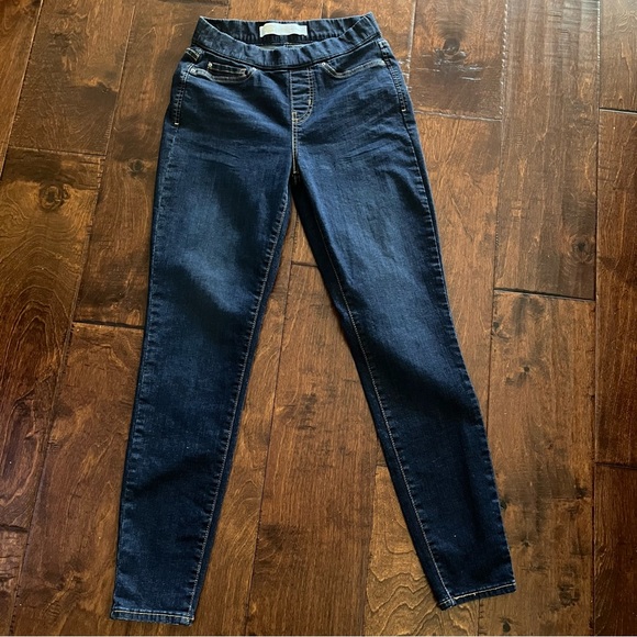 Signature by Levi Strauss Denim - Levi’s Pull On Skinny Jeans